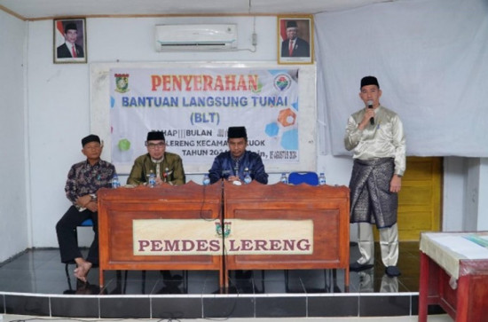 Kepala Dinas PMD Mendampingi Sekda dalam rangka Penyaluran BLT DD Di Desa Lereng