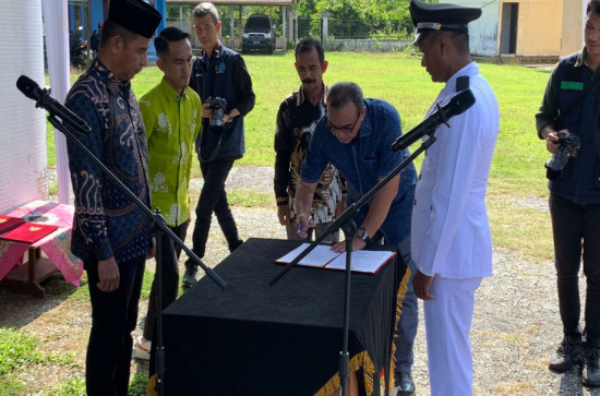 PENGAMBILAN SUMPAH JABATAN DAN PELANTIKAN PJ. KEPALA DESA LUBUK BIGAU KECAMATAN KAMPAR KIRI HULU.