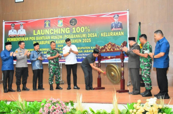 Bupati Kampar Terima Penghargaan Dari Kemenkum RI, Lounching 100% Posbakum Desa/Kelurahan di Kampar