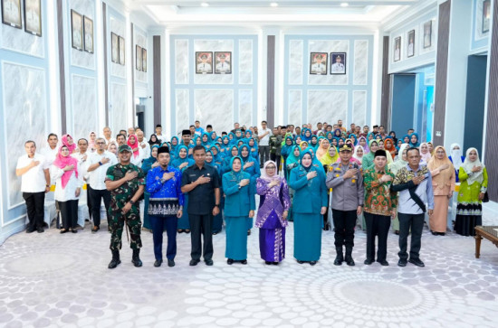 Bupati Kampar Lantik Pengurus TP PKK dan Tim Pembina Posyandu Kab. Kampar.