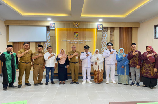 Pj. Sekda Ambil Sumpah Dan Lantik Pj. Kades Teluk Paman dan Padang Sawah Kecamatan Kampar Kiri.