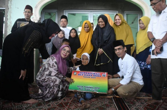 Safari Ramadhan Wakil Bupati Kampar Di Masjid Al Ikhlas Desa Pandau Kecamatan Siak Hulu.