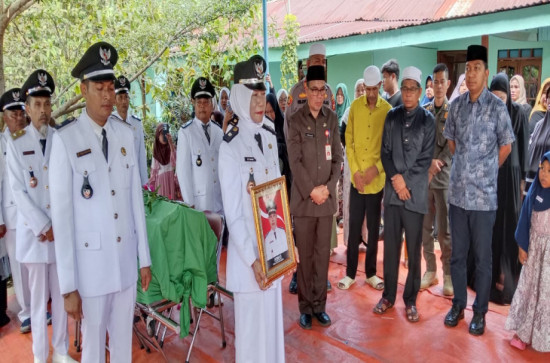 Pelepasan Jenazah Alm. Bapak Armus Kepala Desa Kusau Makmur Kec. Tapung Hulu