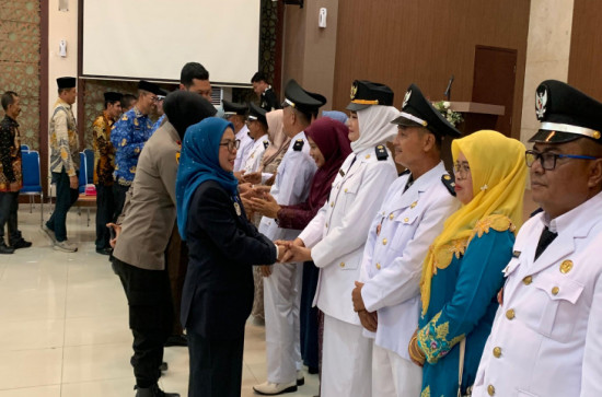 Wakil Bupati Kampar Lantik 12 Penjabat Kepala Desa