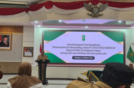Gubri Menghadiri Penandatanganan MoU antara PT. Riau Pangan Bertuah dengan BUMDes di Kab. Kampar