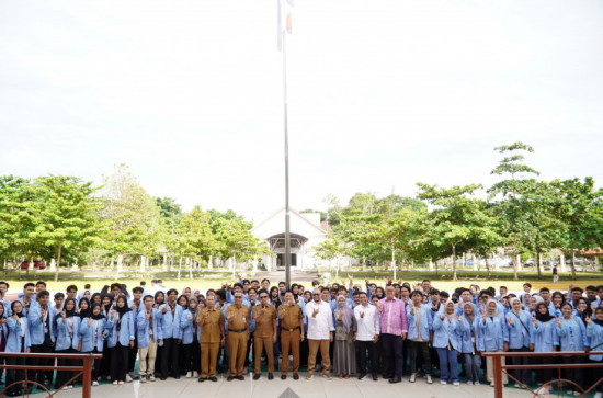 Sekda Kampar Terima dan Lepas Mahasiswa UNRI Kukerta Di Kabupaten Kampar