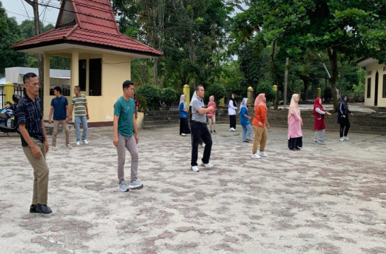 Senam Bersama Dalam Rangka Menjaga Kebugaran Serta Kesehatan ASN, PPPK dan THL di Lingkup Dinas PMD