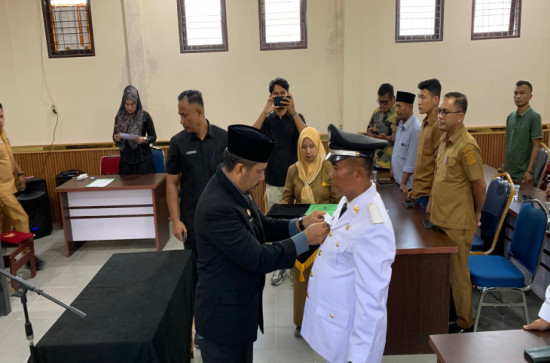 Penjabat Kepala Desa Koto Mesjid Resmi Dilantik Dan Diambil Sumpah Oleh Bupati Kampar.