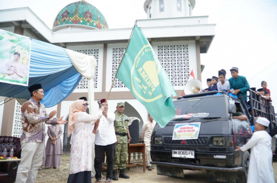 Wakil Bupati Kampar Buka Pawai Ta’aruf Akbar Sambut Ramadhan 1447 H di Desa Siabu